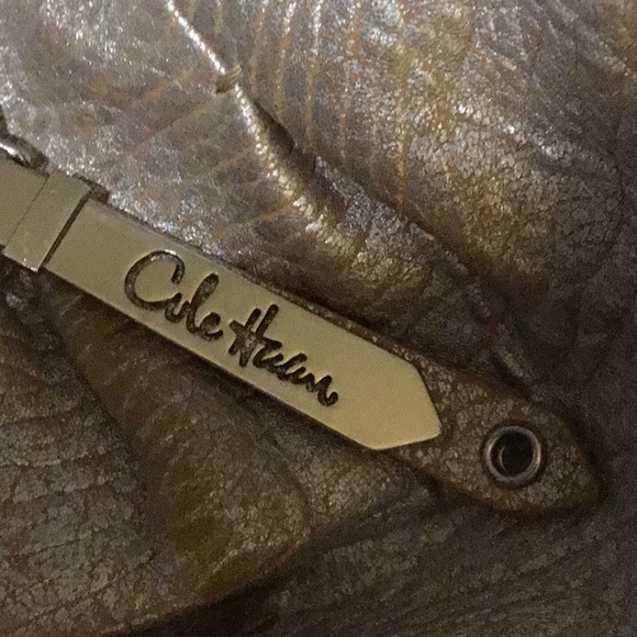 Handbag - Picture 2 of 3